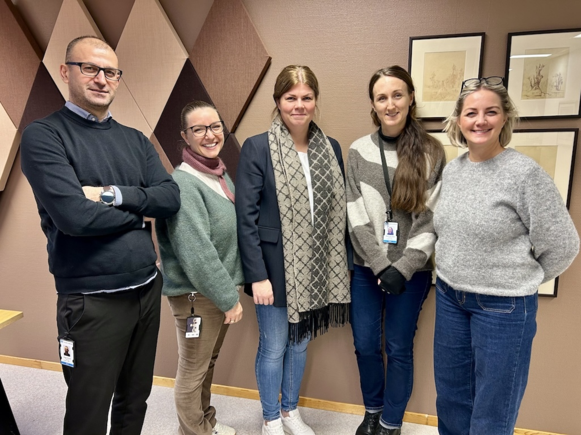 Øzgur Bozyil, Avdelingsleder Vei,Vann og Avløp
Tone Cathrin Håland Byrkjeland, barnehagefaglig rådgiver
Synnøve Lundberg, helsesjef
Marlin Øvregård Løvås, Fagansvarlig plan og miljø
Ann-Kristin Berge Dahle, rådgiver samfunnsutvikling og folkehelse

Mangler skolefaglig rådgiver på bildet